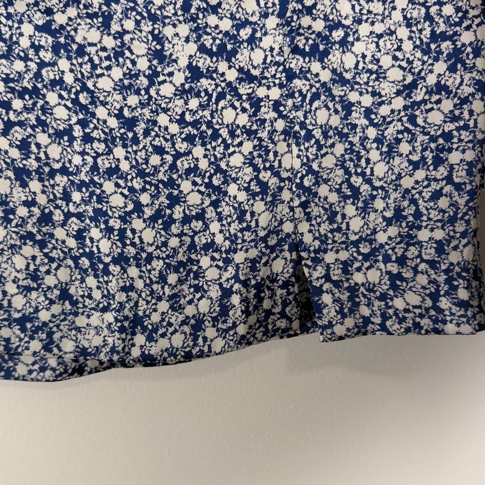 NWT Zara Blue and White Floral Satin Mini Skirt - Picture 3 of 8